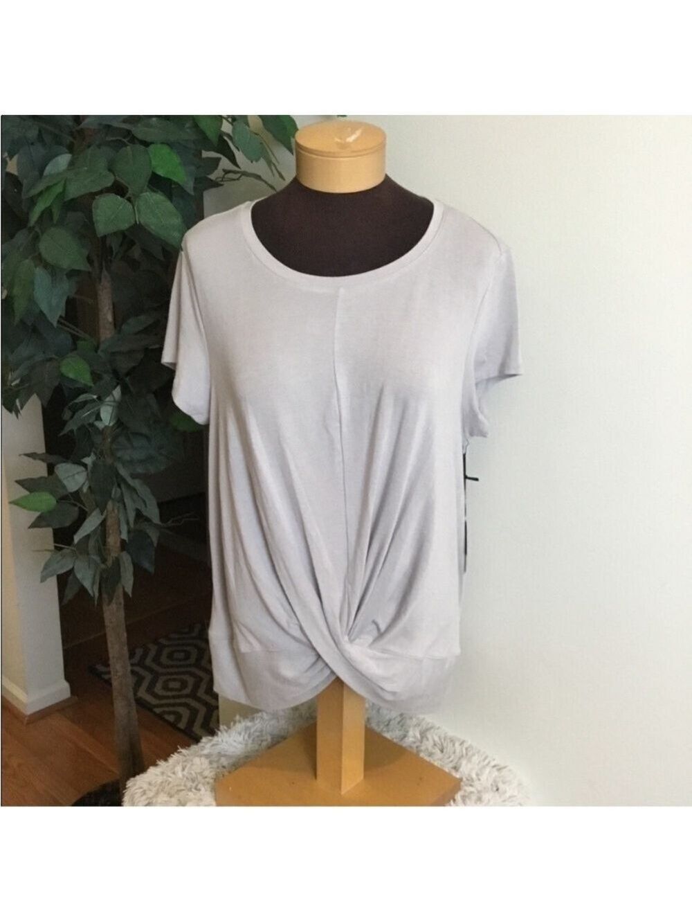 Simply Vera Vera Wang twist front gray short sleeve top Woman size XLP